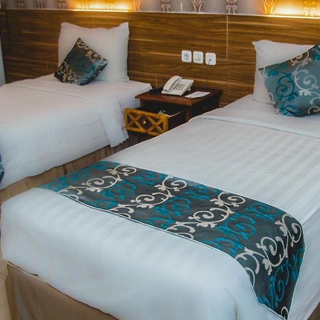 Grand Amira Hotel Solo, Azana Hotels Collection Zewnętrze zdjęcie