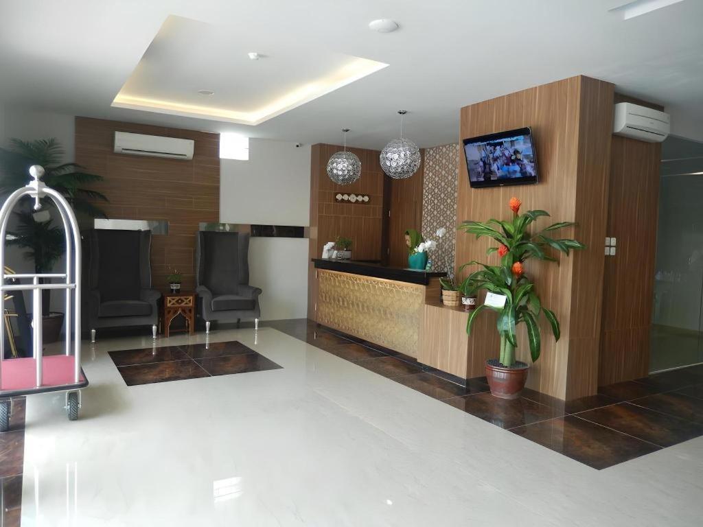 Grand Amira Hotel Solo, Azana Hotels Collection Zewnętrze zdjęcie