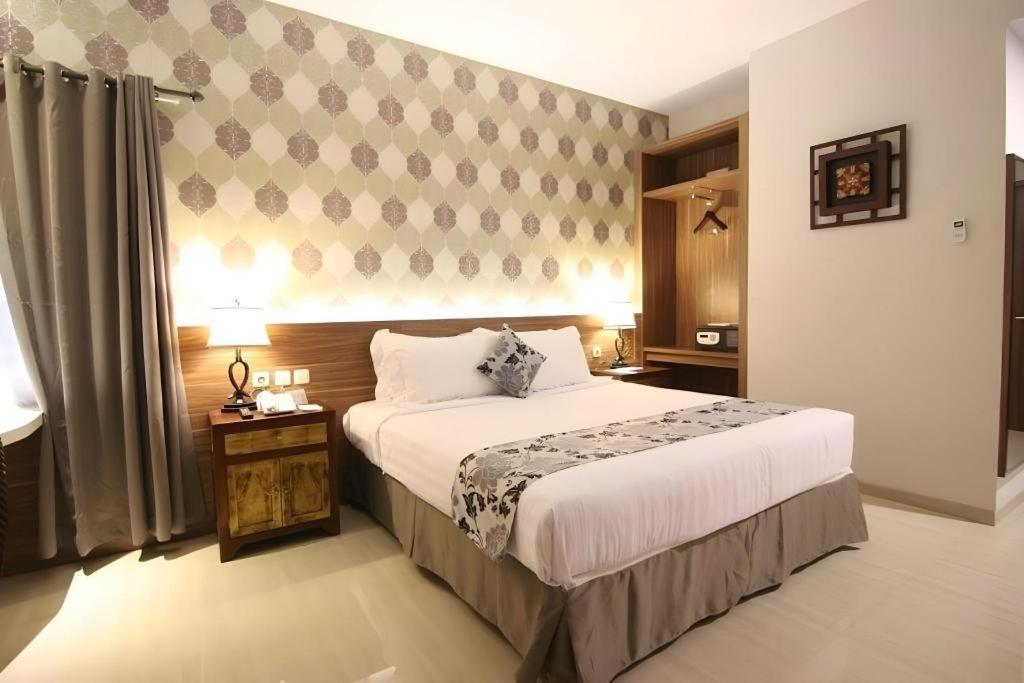 Grand Amira Hotel Solo, Azana Hotels Collection Zewnętrze zdjęcie