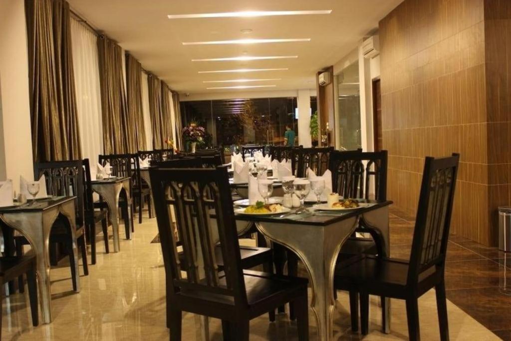 Grand Amira Hotel Solo, Azana Hotels Collection Zewnętrze zdjęcie