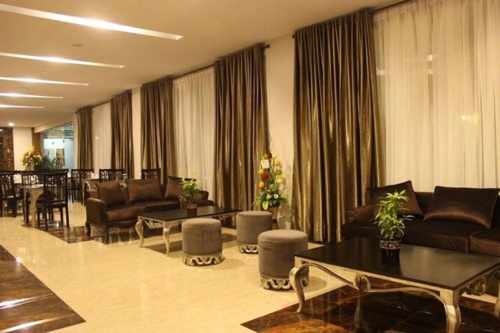 Grand Amira Hotel Solo, Azana Hotels Collection Zewnętrze zdjęcie