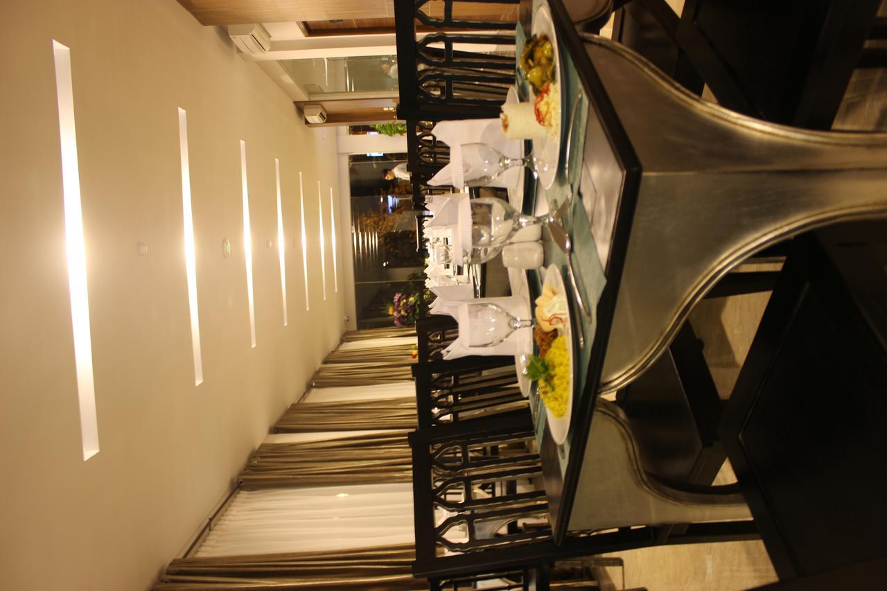 Grand Amira Hotel Solo, Azana Hotels Collection Zewnętrze zdjęcie