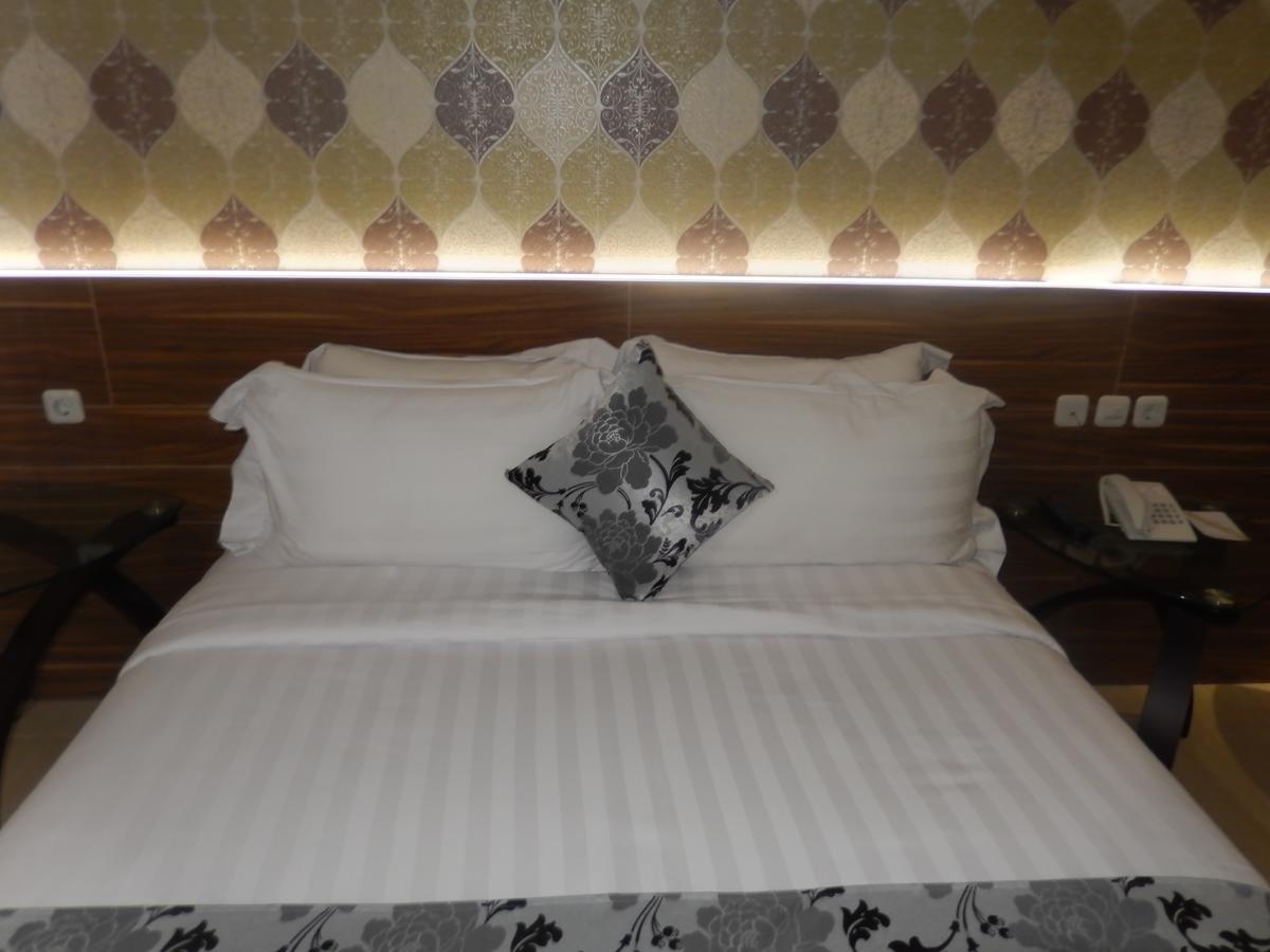 Grand Amira Hotel Solo, Azana Hotels Collection Zewnętrze zdjęcie
